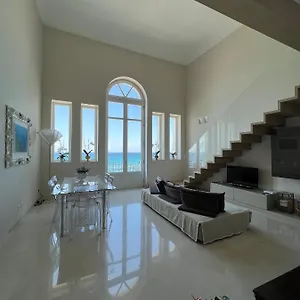 Apartment Luxury Loft On The Sea, Trapani